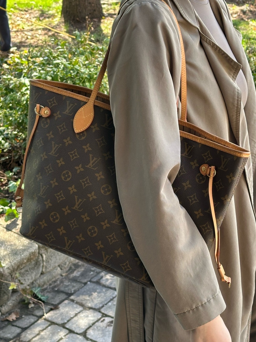 Louis Vuitton Monogram Neverfull MM Bag